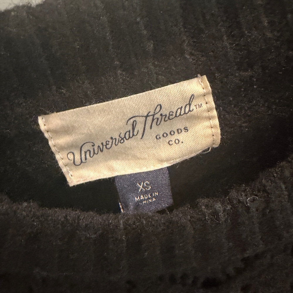 **NWT Universal Thread Black Open-Knit Crewneck S… - image 5